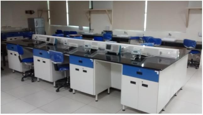 Deen Dayal Upadhyaya College Labs photo 4